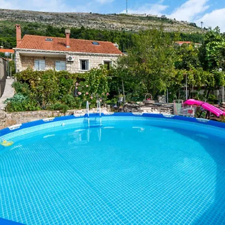 Nicol - One-bedroom With Terrace דירה *